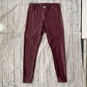 Express women M fleece lined vegan leather leggings burgundy color